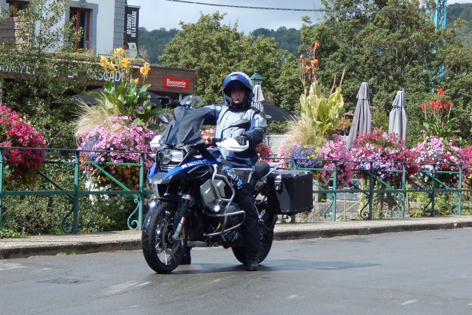 Motorrijbewijspoint Spijkenisse examengarantie AVB en AVD